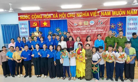 Chương trình “Trung thu yêu thương” tại trường Hy Vọng Quận 6, thành phố Hồ Chí Minh