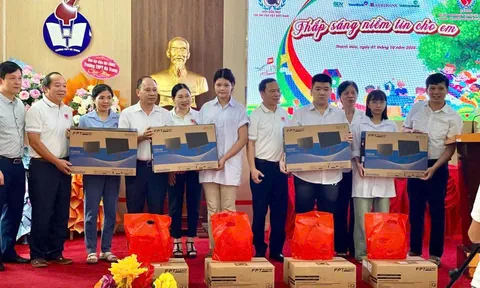 Trao quà Trung thu cho trẻ em khuyết tật có hoàn cảnh khó khăn trên địa bàn tỉnh Thanh Hóa