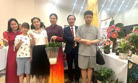 Các gian hàng trưng bày sản phẩm của Người khuyết tật đến từ các đơn vị thuộc Hội tại Đại hội Đại biểu Toàn quốc Hội Bảo trợ người khuyết tật Việt Nam lần thứ I nhiệm 2026-2031