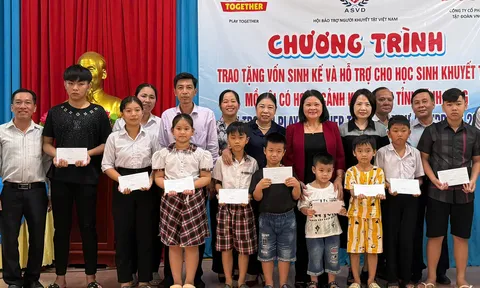 Trao sinh kế cho người khuyết tật, tiếp sức học sinh mồ côi vượt khó tại Vĩnh Long