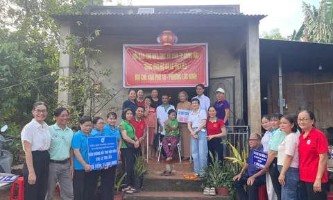 "Cộng đồng chung tay cứu giúp người mẹ hôn mê, ba con đều mắc bệnh nặng".