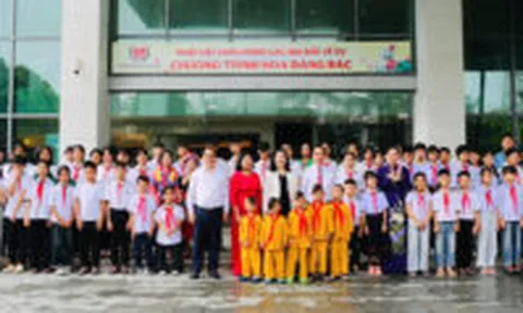 “Hoa dâng Bác” năm 2026: Vinh danh những bông hoa vươn lên từ ánh sáng, nghị lực và ước mơ