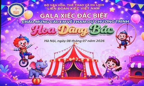 Gala xiếc đặc biệt chào mừng đại biểu trẻ mồ côi tiêu biểu dự chương trình Hoa dâng Bác