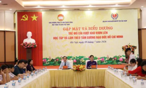Gặp mặt, tặng quà 170 đại biểu trẻ mồ côi tiêu biểu toàn quốc  tham dự Chương trình “Hoa dâng Bác” năm 2026
