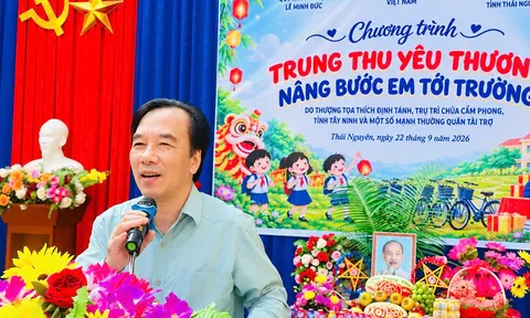 Ấm áp Trung thu, tiếp sức học sinh vùng khó.